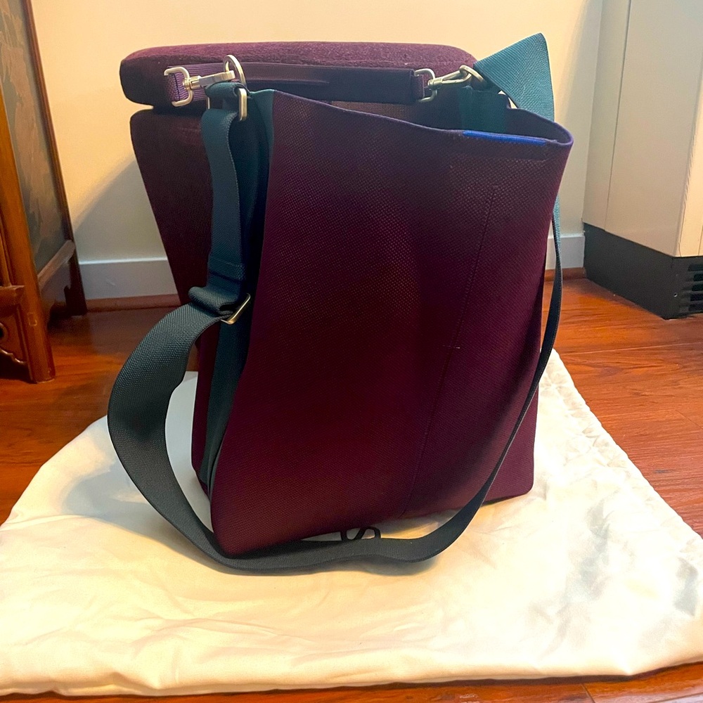 Rothy’s Plum Bucket Bag EUC